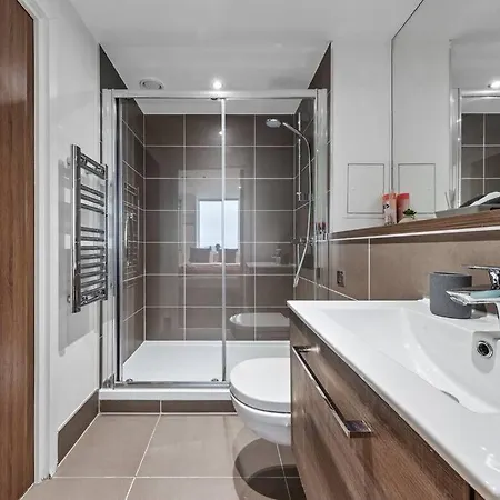 New Apartment 20 Mins From Waterloo London Bp36 Exterior photo