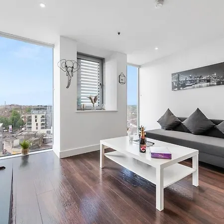 New Apartment 20 Mins From Waterloo London Bp36 Exterior photo
